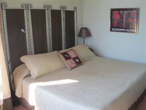 Casa De La Noche Bed & Breakfast